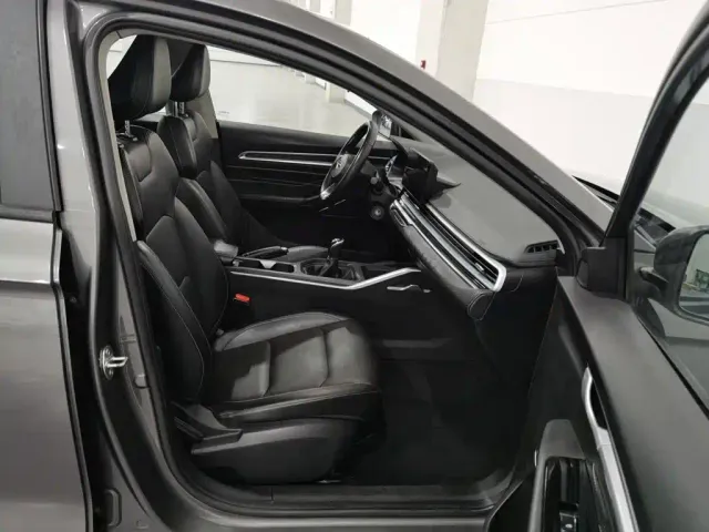Geely Emgrand — Фото автомобиля 23