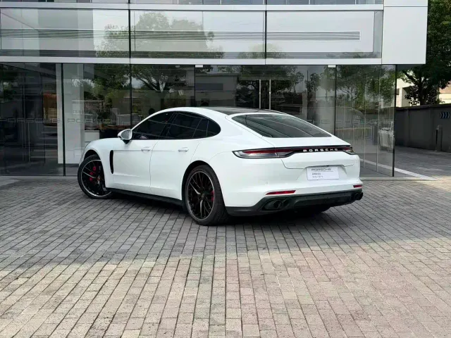 Porsche Panamera — Фото автомобиля 3