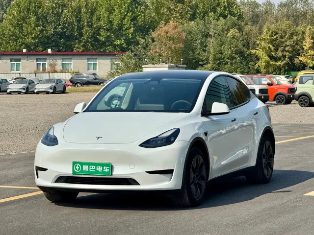 Фотография автомобиля — Tesla Model Y