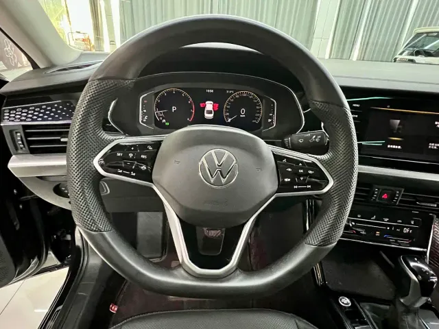 Volkswagen Passat — Фото автомобиля 11