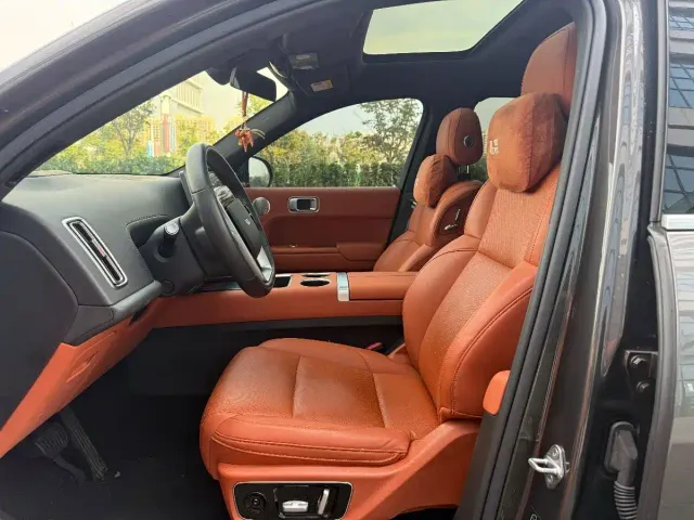 Li Auto L7 — Фото автомобиля 6