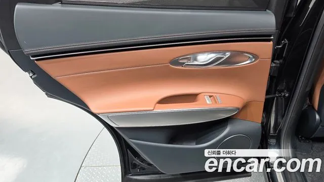 Genesis GV70 — Фото автомобиля 14