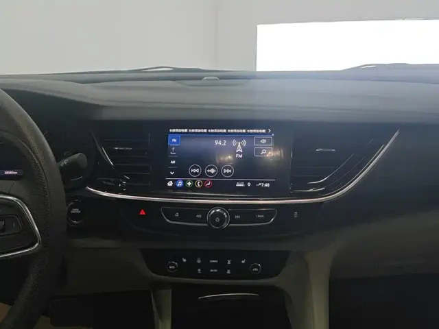 Buick Regal — Фото автомобиля 13
