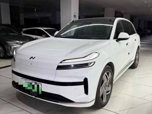 Фотография автомобиля — Onvo L90