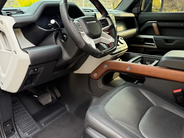 Land Rover Defender — Фото автомобиля 6