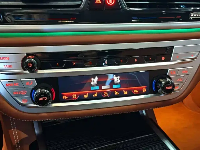 BMW 7 Series — Фото автомобиля 22