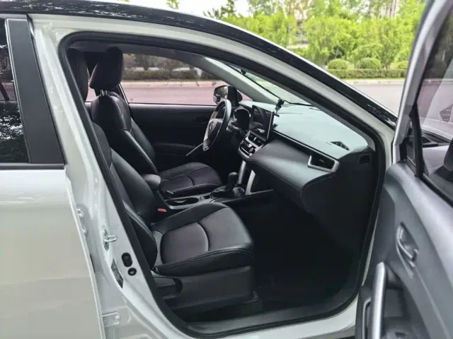 Toyota Corolla Cross — Фото автомобиля 15