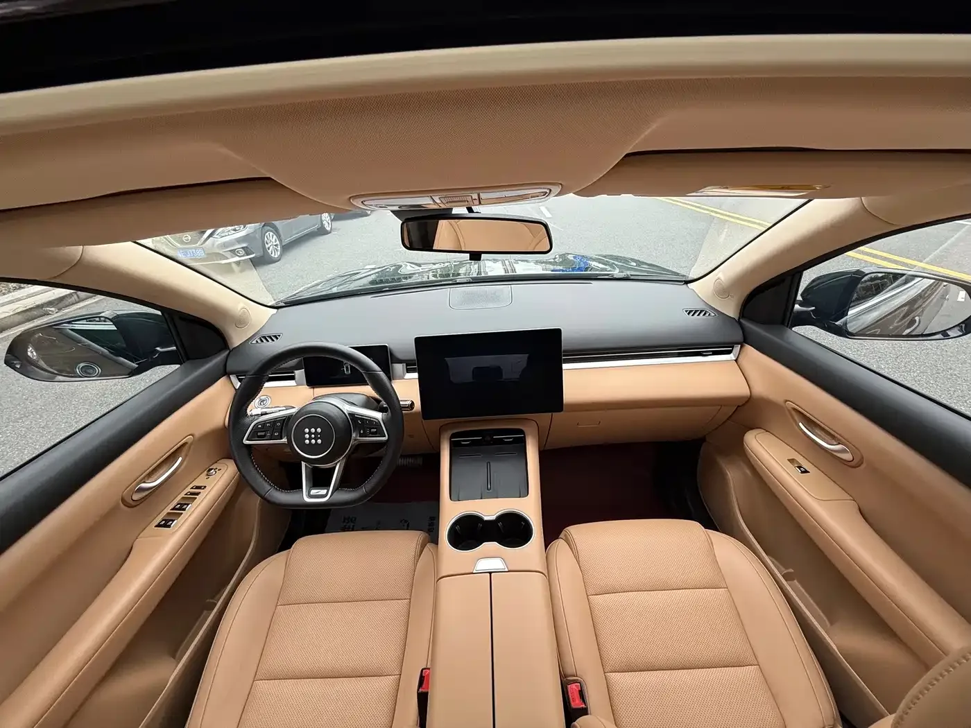 Landian Landian E5 PLUS 2025 165km Long Range First Edition 7-seater — Фото автомобиля 11
