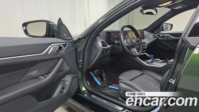 BMW i4 — Фото автомобиля 16