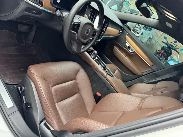 Volvo S90 — Фото автомобиля 6