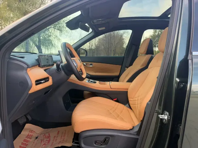 Geely Galaxy Starship 7 EM-i — Фото автомобиля 4