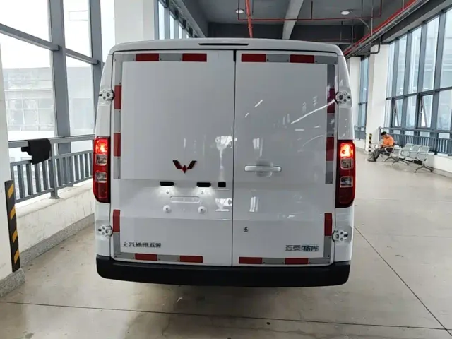 Wuling Yangguang — Фото автомобиля 5