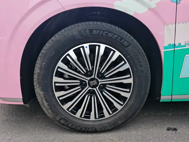 BYD Xia — Фото автомобиля 3