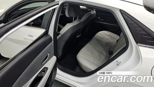 Hyundai AVANTE — Фото автомобиля 18