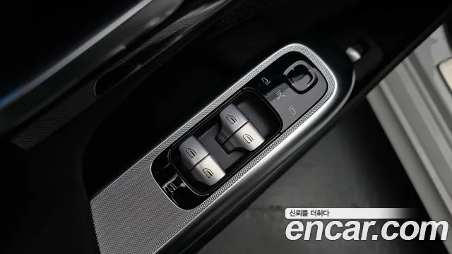 Mercedes-Benz E-Class — Фото автомобиля 24