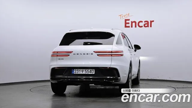 Genesis GV70 2.5T Бензин 2WD — Фото автомобиля 4