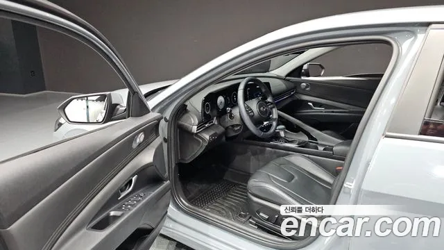 Hyundai AVANTE Avante (CN7) — Фото автомобиля 10