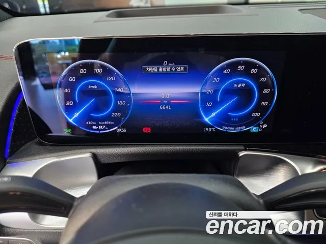 Mercedes-Benz EQB X243 — Фото автомобиля 8