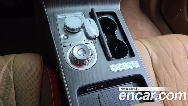 Genesis G80 Бензин 3.5 турбо AWD — Фото автомобиля 9
