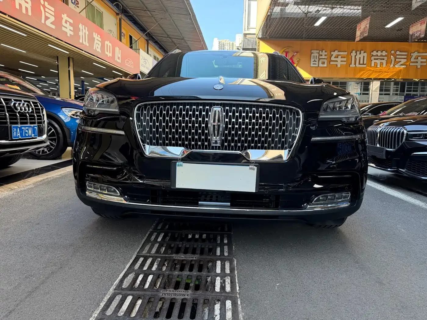 Lincoln Aviator 2021 3.0T V6 4WD Elegance Edition — Фото автомобиля 2