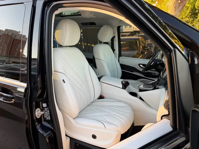 Mercedes-Benz V-Class — Фото автомобиля 13