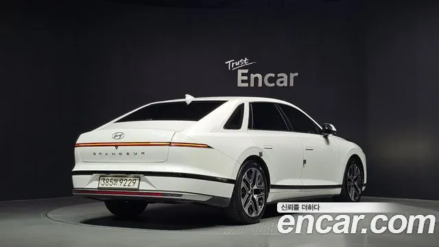 Hyundai Grandeur — Фото автомобиля 2