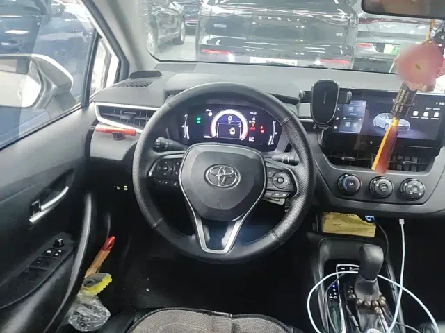 Toyota Corolla — Фото автомобиля 10