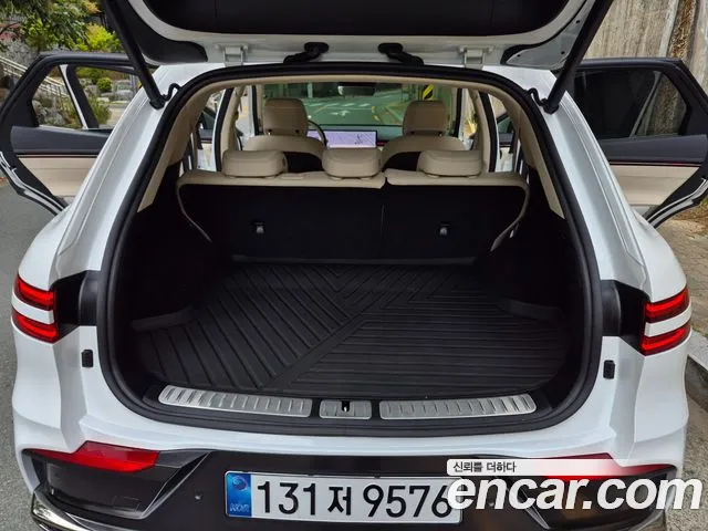 Genesis GV70 — Фото автомобиля 19