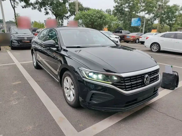 Volkswagen Passat — Фото автомобиля 3