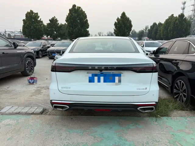 Geely Emgrand — Фото автомобиля 8