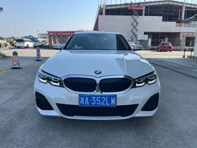 Фотография автомобиля — BMW 3 Series