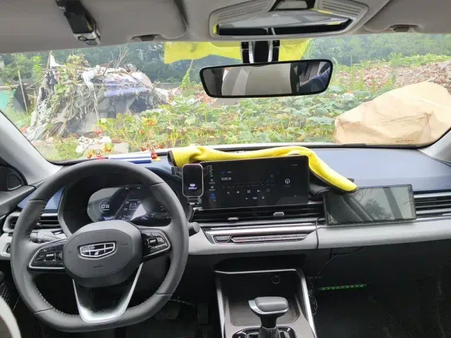 Geely Emgrand — Фото автомобиля 12