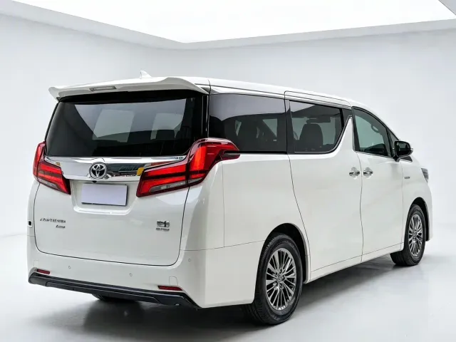 Toyota Alphard — Фото автомобиля 11