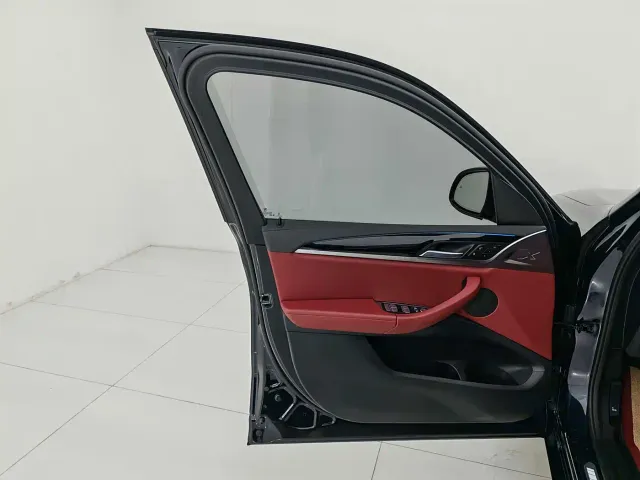 BMW iX3 — Фото автомобиля 18