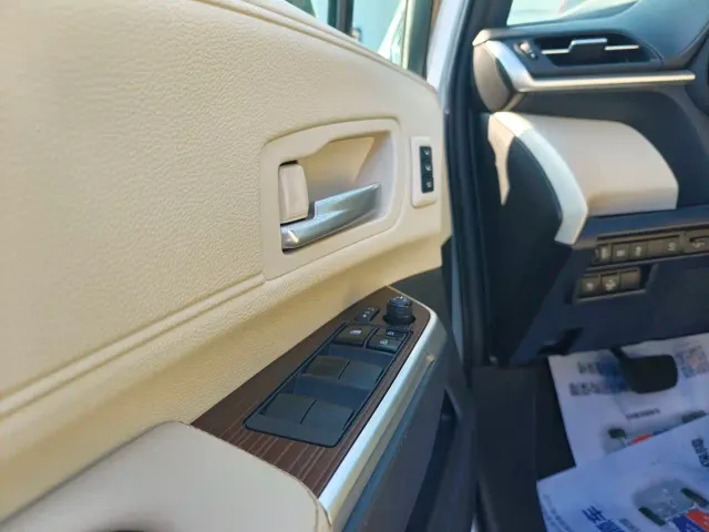 Toyota Granvia — Фото автомобиля 11