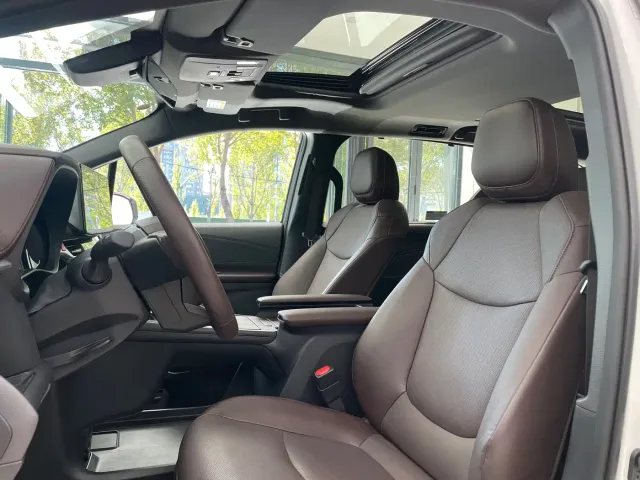 Toyota Granvia — Фото автомобиля 9