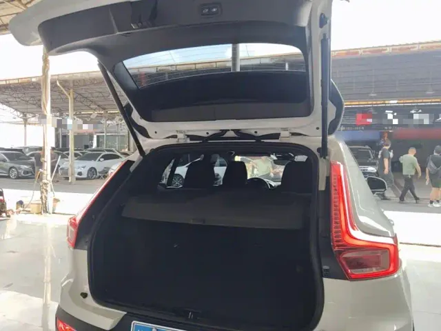 Volvo XC40 — Фото автомобиля 18