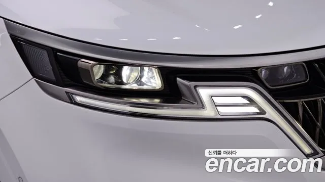 Kia Carnival Generation 4 — Фото автомобиля 22