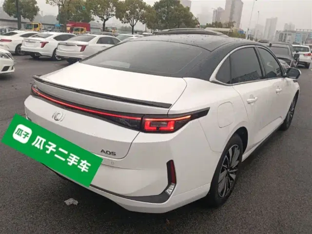 Changan Qiyuan A05 — Фото автомобиля 6
