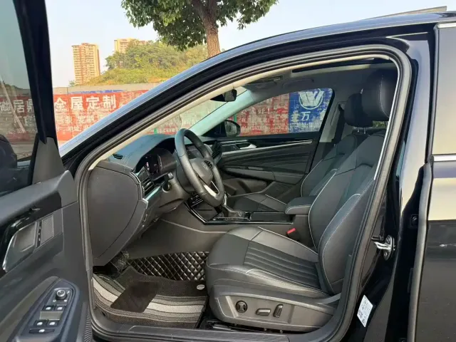 Volkswagen Passat — Фото автомобиля 4