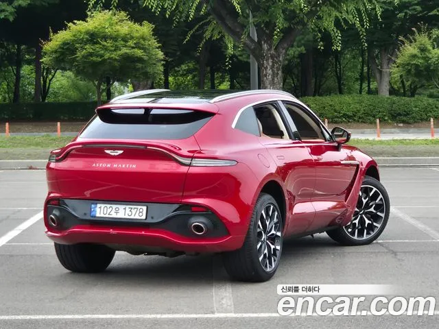 Aston Martin DBX — Фото автомобиля 4