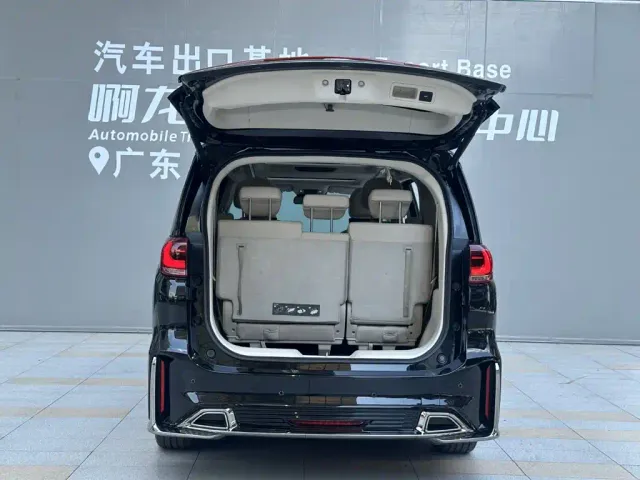 GAC Trumpchi M8 — Фото автомобиля 16