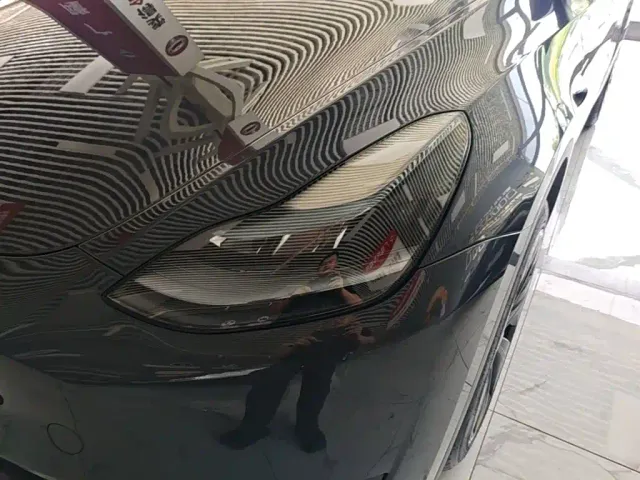 Tesla Model Y — Фото автомобиля 23