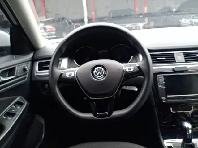 Volkswagen Bora — Фото автомобиля 6