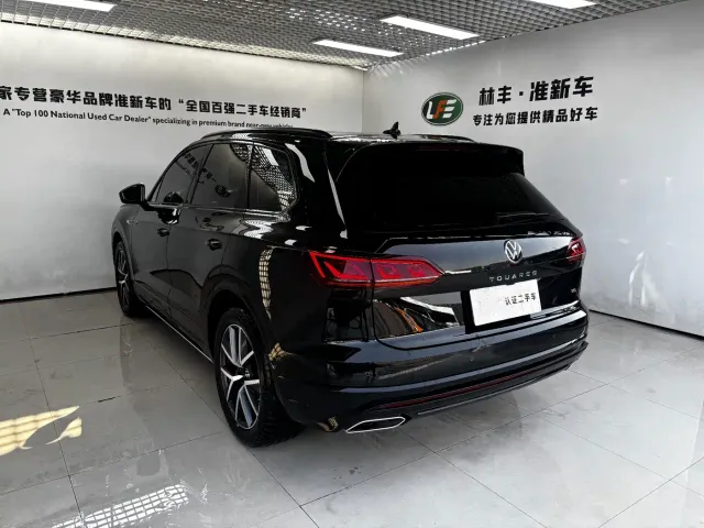 Volkswagen Touareg — Фото автомобиля 7