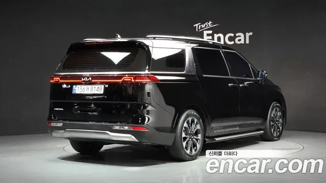 Kia Canival — Фото автомобиля 2