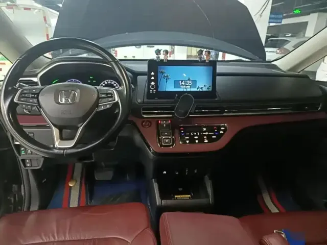 Honda Elysion — Фото автомобиля 9