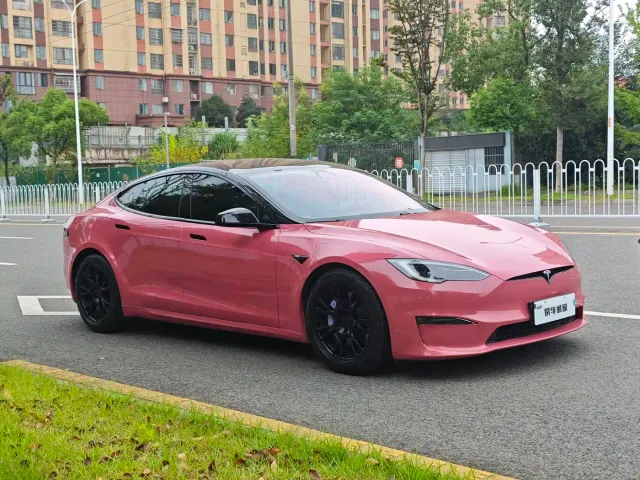 Tesla Model S — Фото автомобиля 4