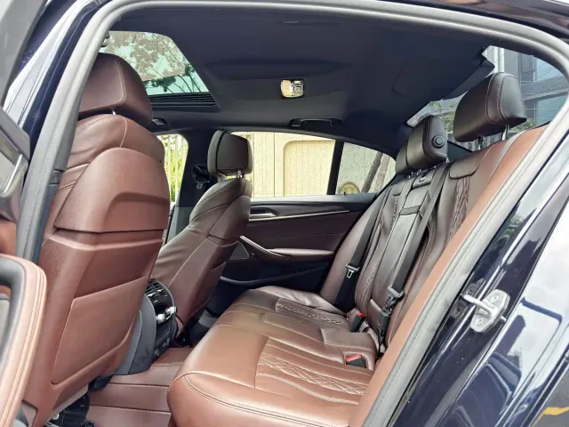 BMW 5 Series — Фото автомобиля 8