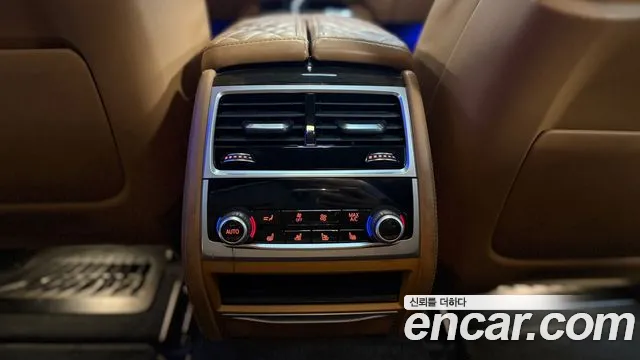 BMW 7 Series — Фото автомобиля 15